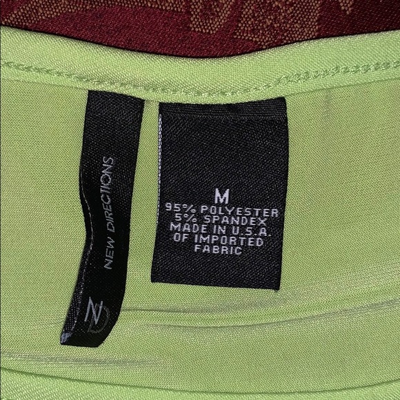 Sz med top by New Direction - Picture 2 of 4